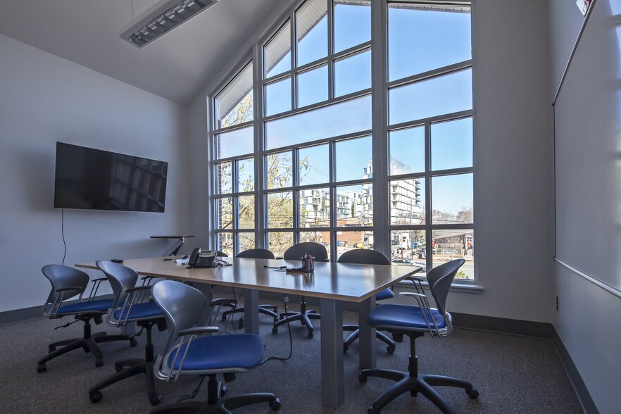 More Photos Of 505 W Franklin St, Chapel Hill Office For Lease