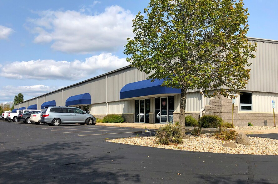 More Photos Of 1-25 Marsh Ct, Madison Showroom For Lease