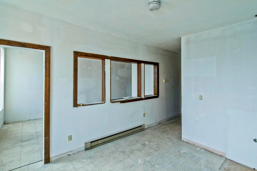 More Photos Of 445-447 High St, Holyoke Storefront Retail Residential For Sale