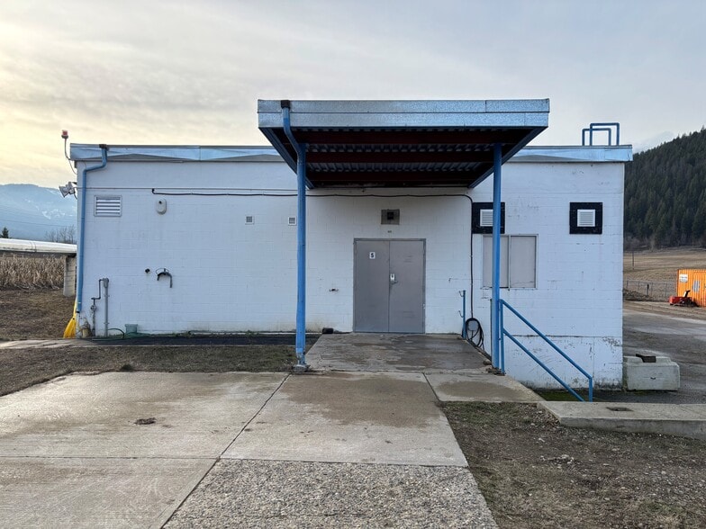 Primary Photo Of 1315 Tappen Valley Rd, Tappen Warehouse For Lease