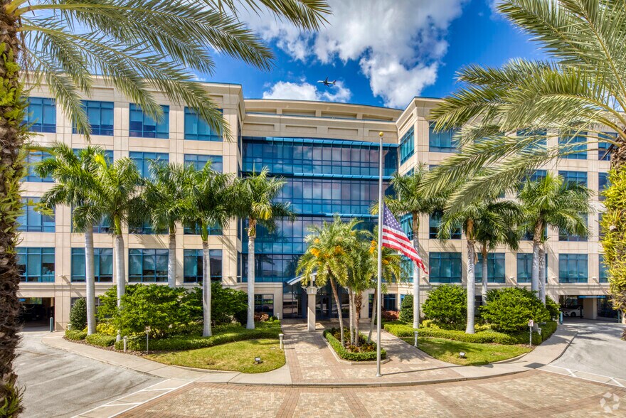 More Photos Of 5550 W Executive Dr, Tampa Office Residential For Sale