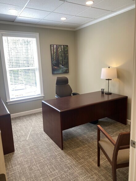 More Photos Of 590 W Crossville Rd, Roswell Coworking Space