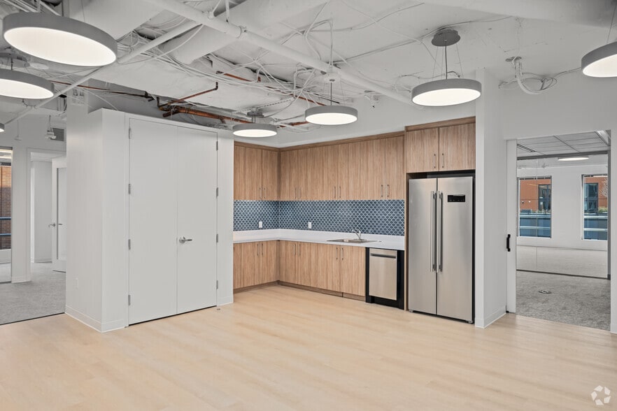 More Photos Of 2001 L St NW, Washington Office For Lease