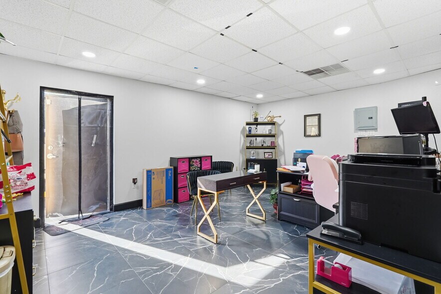 More Photos Of 10812 Gandy Blvd N, Saint Petersburg Medical For Lease