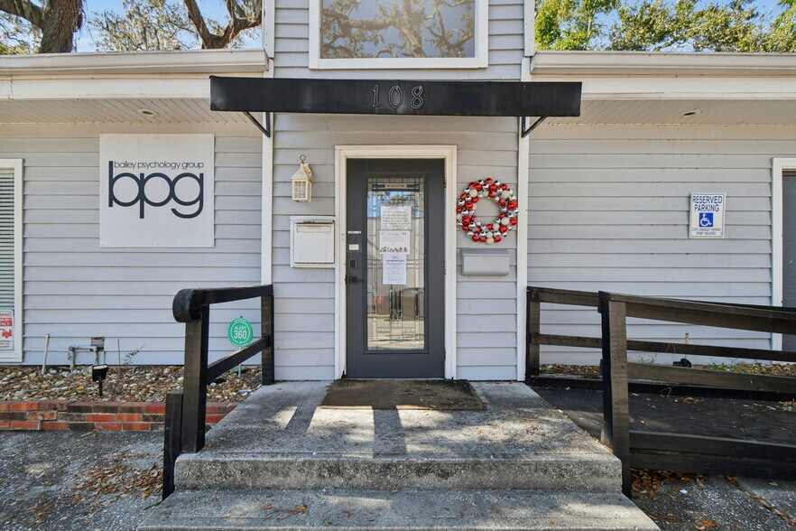 More Photos Of 108 4th Ave S, Safety Harbor Office For Sale