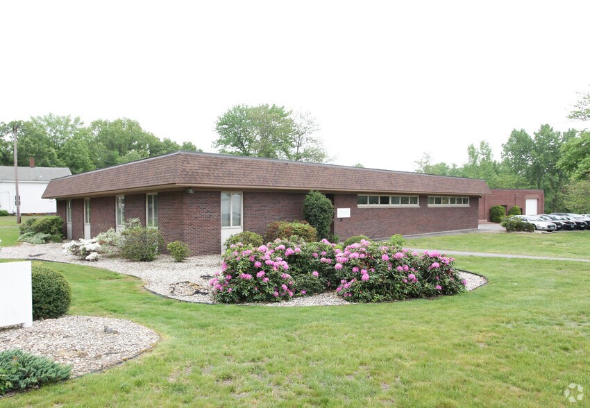 Primary Photo Of 5 Jeffrey Rd, South Windsor Flex For Sale