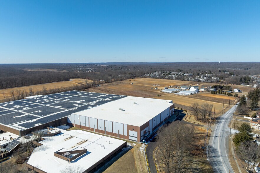 More Photos Of 473 Ridge Rd, South Brunswick Warehouse For Lease