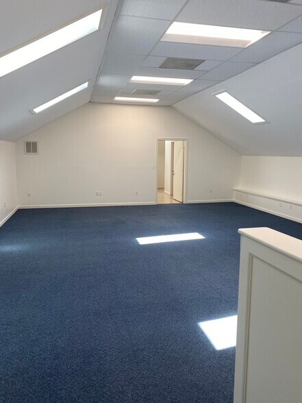 More Photos Of 306 Tyler Ave, Newport News Office Residential For Lease