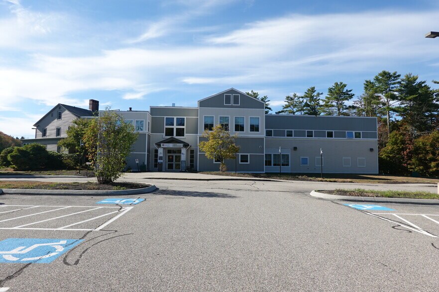 Primary Photo Of 655 Main St, Saco Medical For Lease