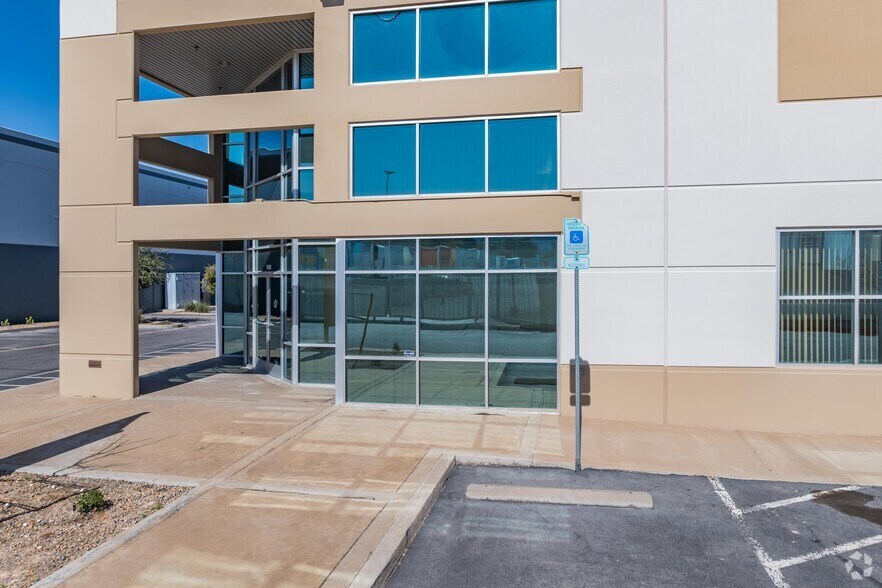 More Photos Of 7490 Commercial Way, Henderson Warehouse For Lease