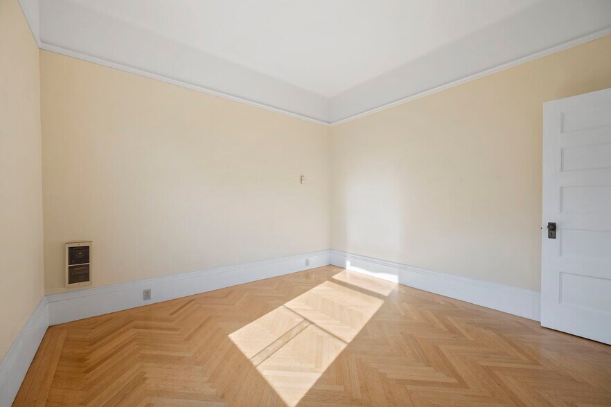 More Photos Of 2 Hugo St, San Francisco Multifamily For Sale
