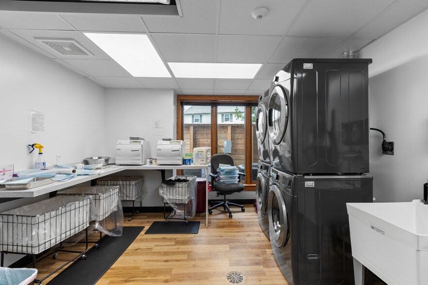 More Photos Of 3520 Snouffer Rd, Columbus Office For Sale