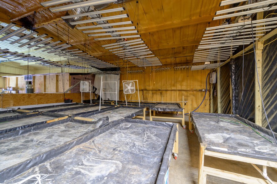 More Photos Of 3340 OK-91, Colbert Specialty For Lease