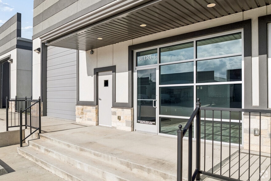 More Photos Of Eddie Dr, Humble Unknown For Lease