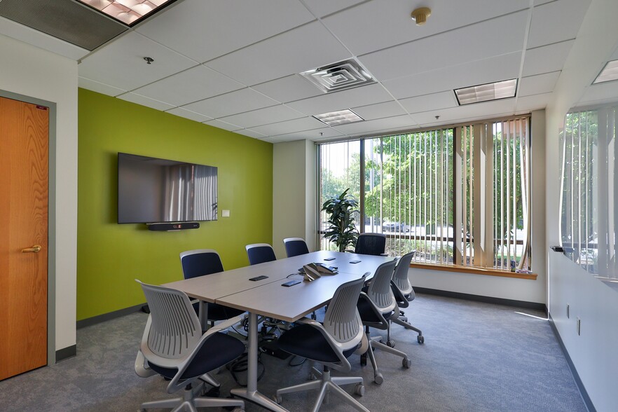 More Photos Of 1525 Valley Center Pky, Bethlehem Unknown For Lease