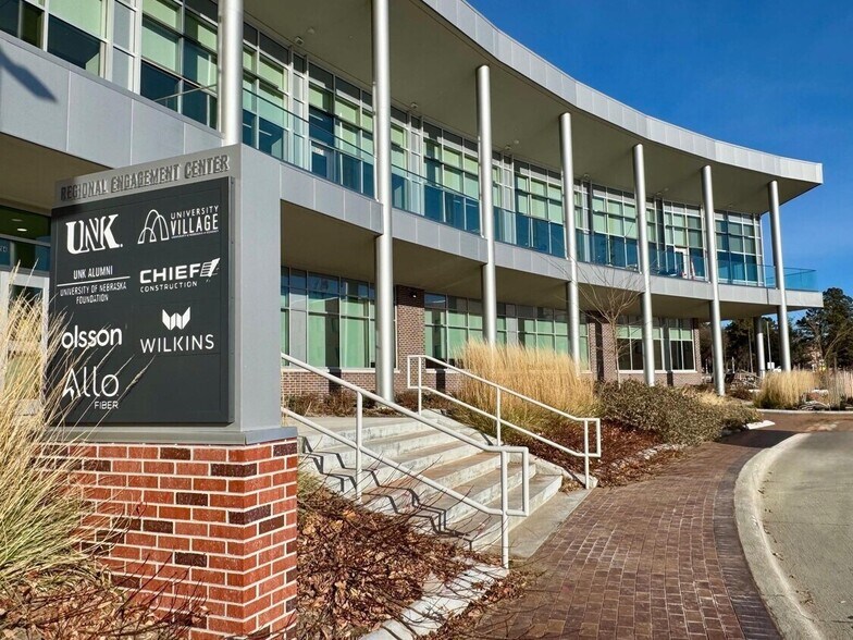 More Photos Of 2204 University Dr, Kearney Serviced Offices For Lease