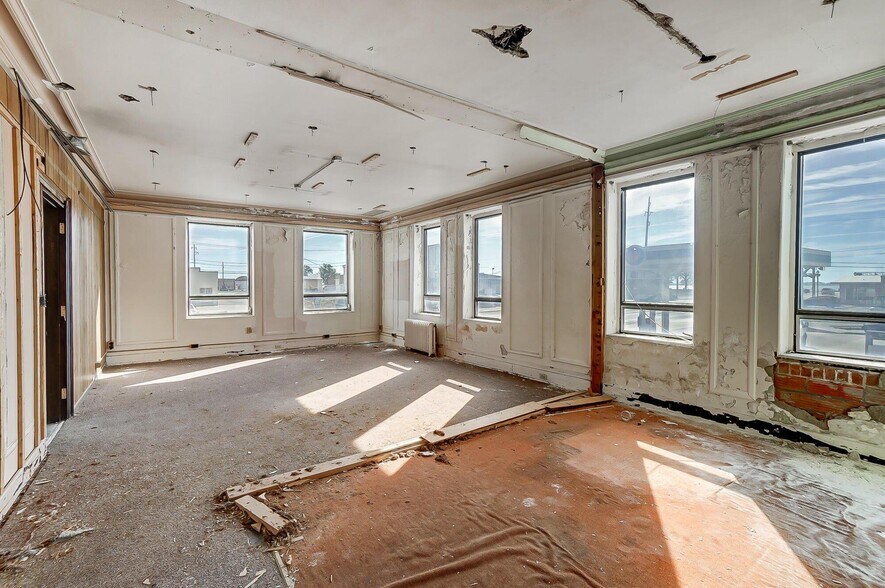 More Photos Of 311 S Main St, Celina Office For Sale