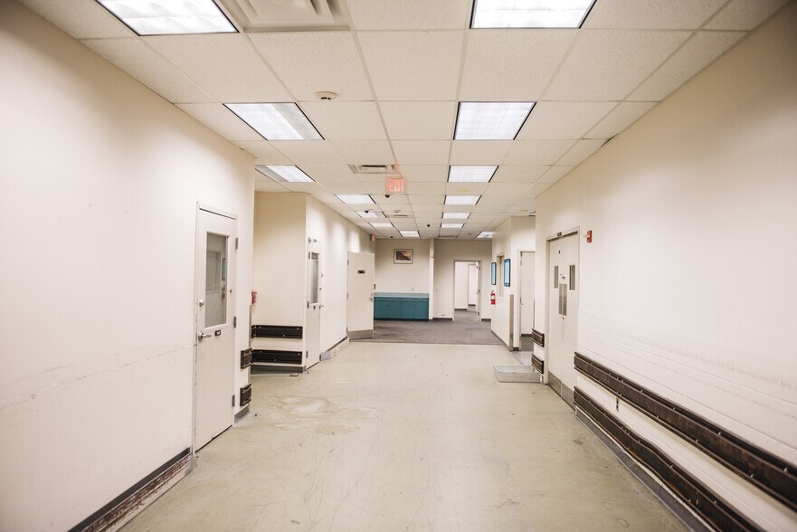 More Photos Of 707 Mendham Blvd, Orlando Office For Lease