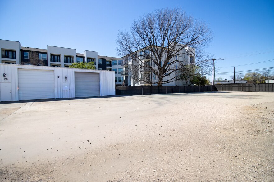 More Photos Of 2618 Bomar Ave, Dallas Land For Lease