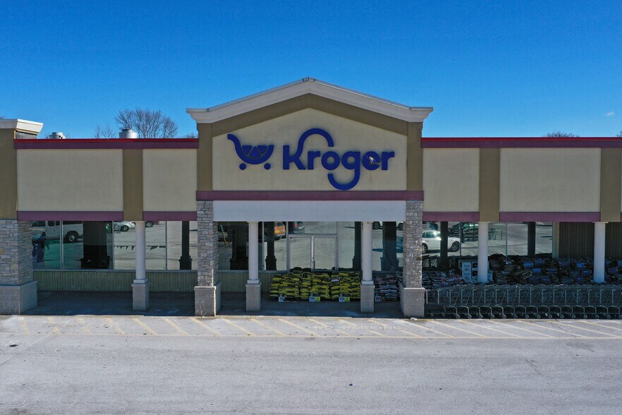 More Photos Of 1741 E Chestnut St, Canton Storefront For Lease