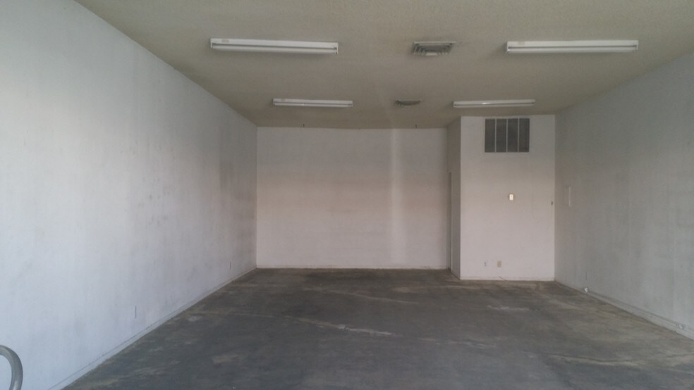 More Photos Of 3021 E Charleston Blvd, Las Vegas General Retail For Sale