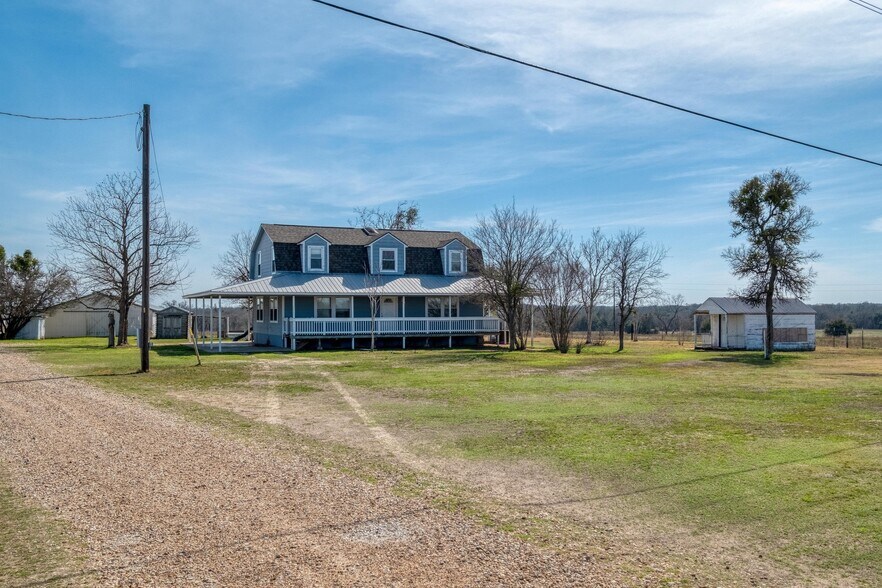 More Photos Of 829 State Highway 21 W, Cedar Creek Specialty For Sale