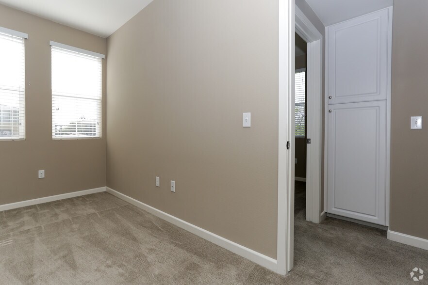 More Photos Of 2855 Foothill Blvd, La Verne Apartments For Lease