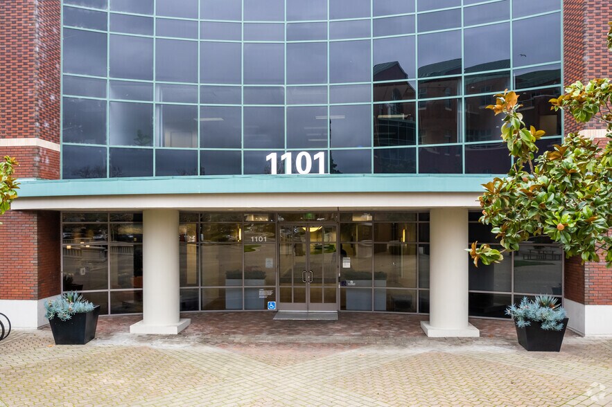 More Photos Of 1101 Marina Village Pky, Alameda Coworking Space