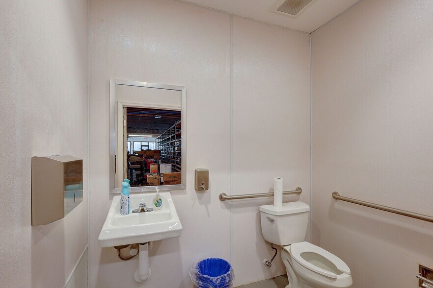 More Photos Of 519 Delaware Ave, Fort Pierce Freestanding For Lease