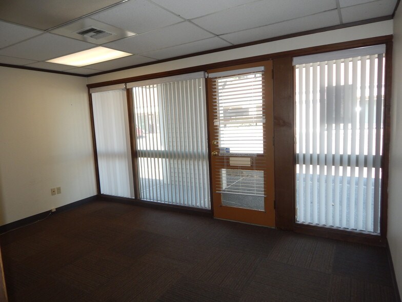 More Photos Of 6050 20th St E, Fife Office For Lease