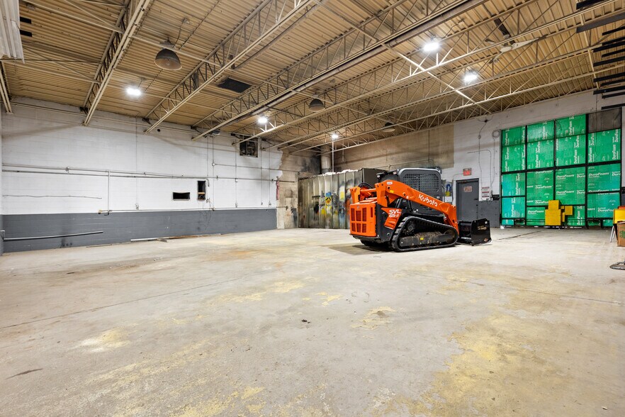 More Photos Of 1725 Rossi Dr, Tecumseh Distribution For Sale