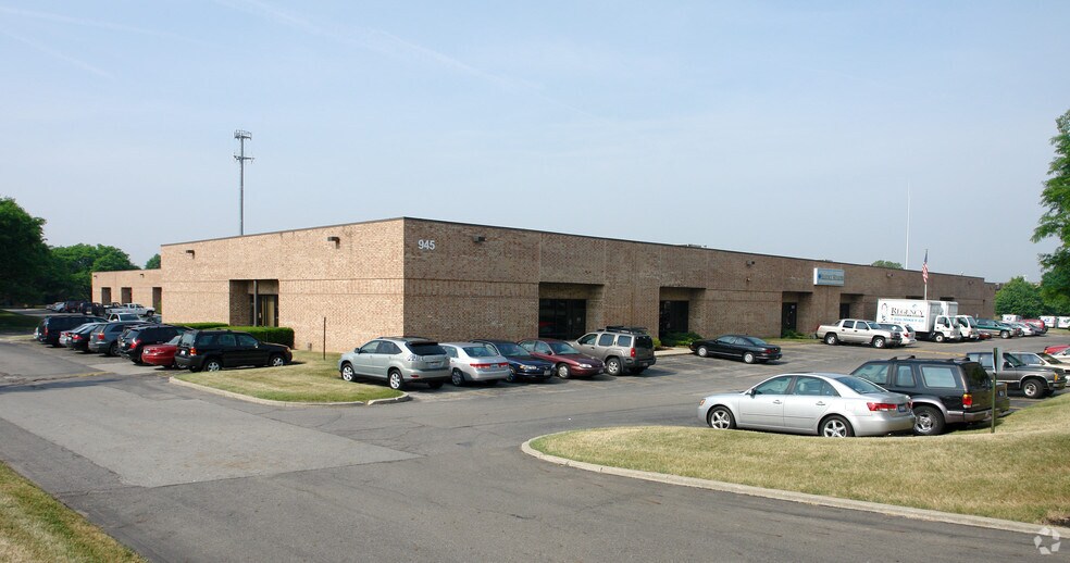 More Photos Of 6620-6680 Busch Blvd, Columbus Showroom For Lease