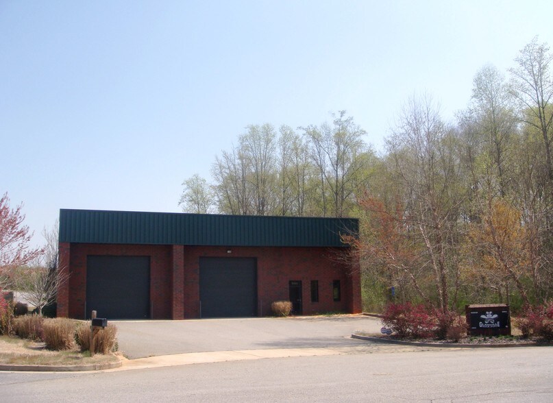 Primary Photo Of 4485 N Industrial Dr, Cumming Warehouse For Lease