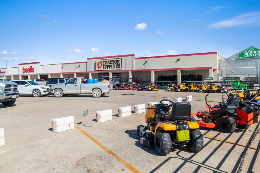 Primary Photo Of 2401 S State Highway 36, Gatesville Freestanding For Sale