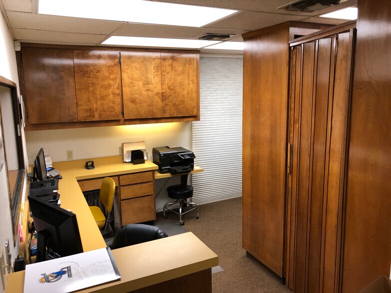 More Photos Of 422-436 W Shaw Ave, Fresno Office For Sale