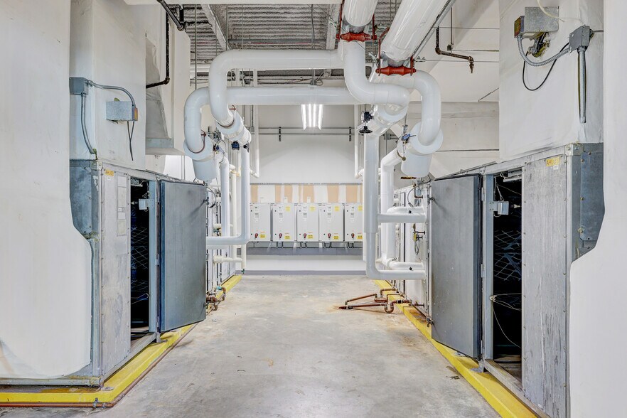 More Photos Of 225 Phillips Blvd, Ewing Flex For Sale