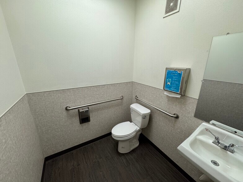 More Photos Of 975 Van Horn Rd, Fairbanks Light Manufacturing For Lease