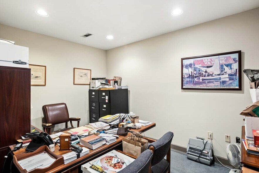 More Photos Of 11 Broad St, Charleston Office Residential For Lease