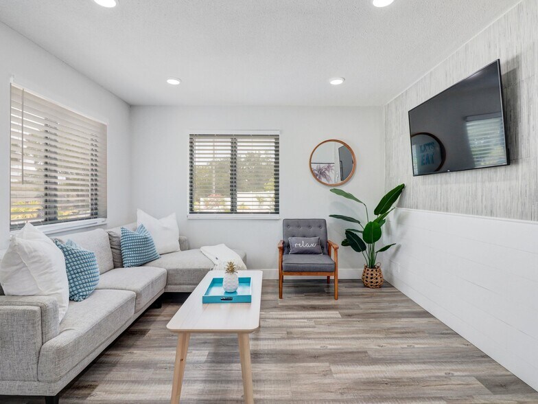 More Photos Of 1705-1709 NE 3rd Ave, Delray Beach Apartments For Sale