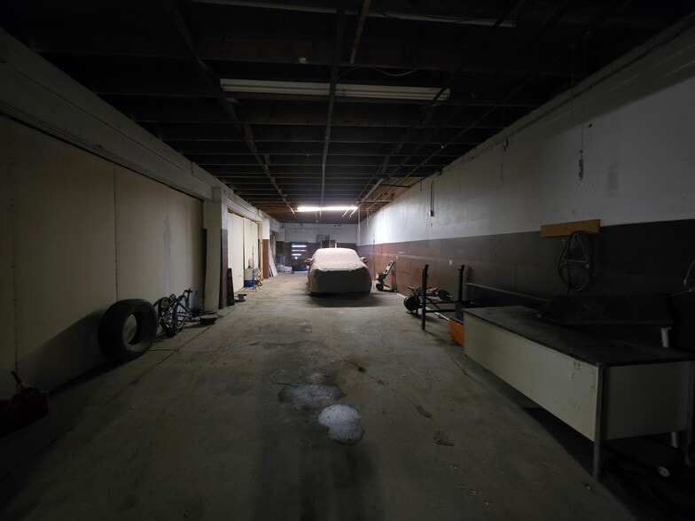 More Photos Of 220 Madison st, Webb City Industrial For Sale