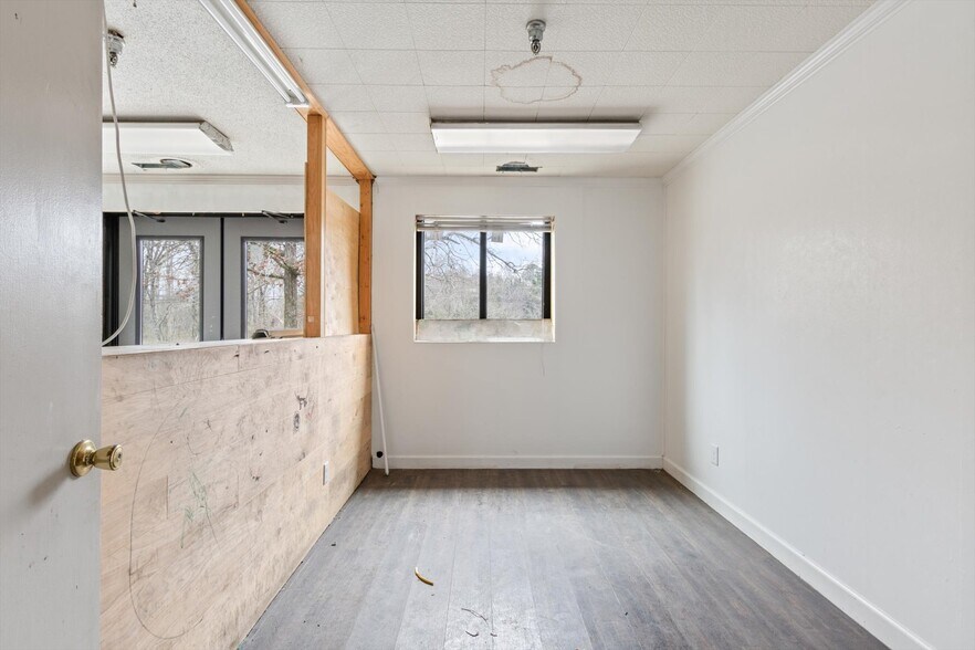 More Photos Of 1811-1813 Old Estill Springs Rd, Tullahoma Warehouse For Sale