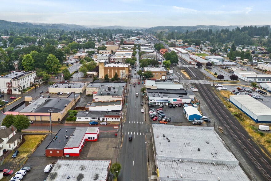 More Photos Of 300 S Tower Ave, Centralia Storefront Retail Office For Sale