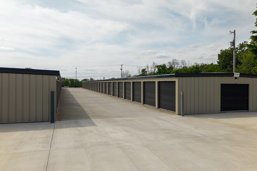 More Photos Of 4624 Highway 31 W, Cottontown Office For Sale