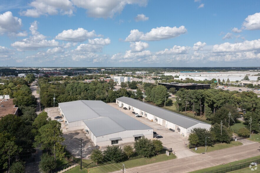 More Photos Of 221 Barren Springs Dr, Houston Unknown For Lease