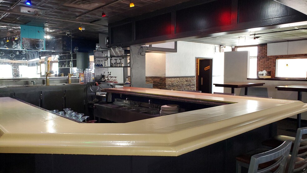 More Photos Of 851 S Garfield, Traverse City General Retail For Sale