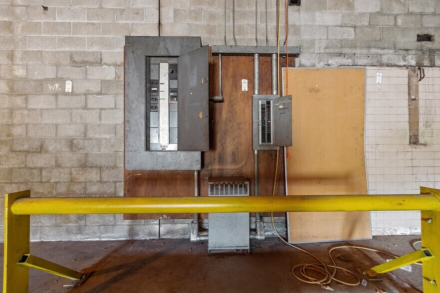 More Photos Of 70 W River St, Orange Warehouse For Lease