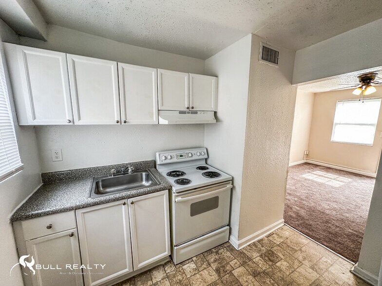 More Photos Of 2099 Martin Luther King Dr, Atlanta Apartments For Sale