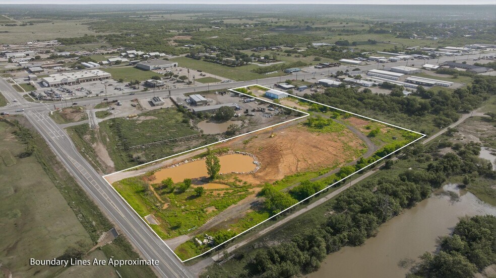 More Photos Of 3429 W Walker St, Breckenridge Warehouse For Sale