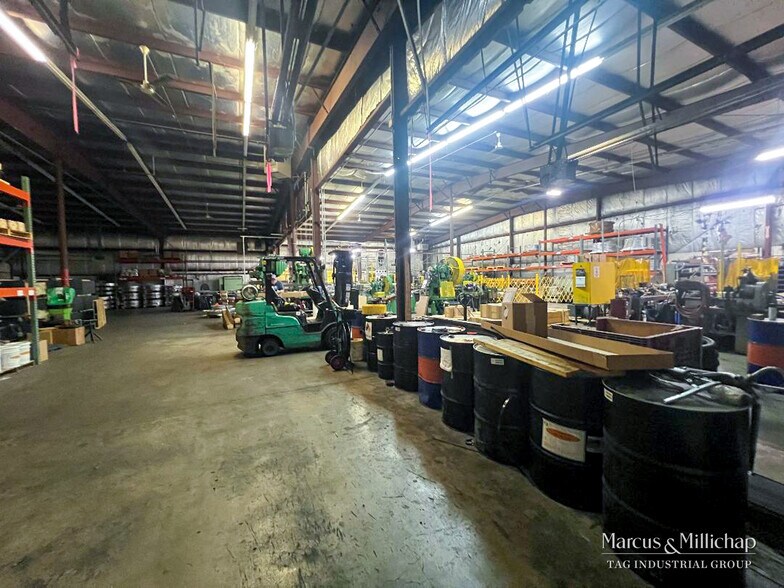 More Photos Of 6560 Revlon Dr, Belvidere Warehouse For Sale