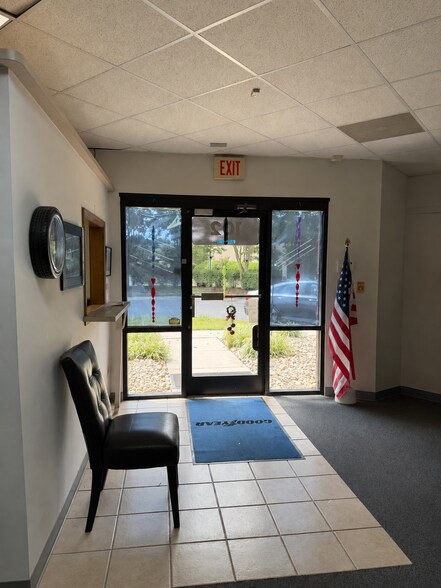 More Photos Of 572 Central Dr, Virginia Beach Light Distribution For Lease